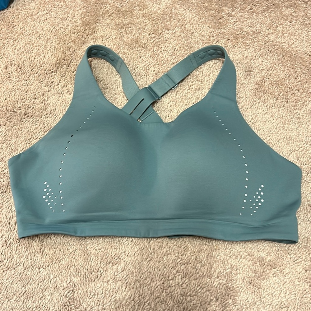 Lululemon air support bra 32ddd